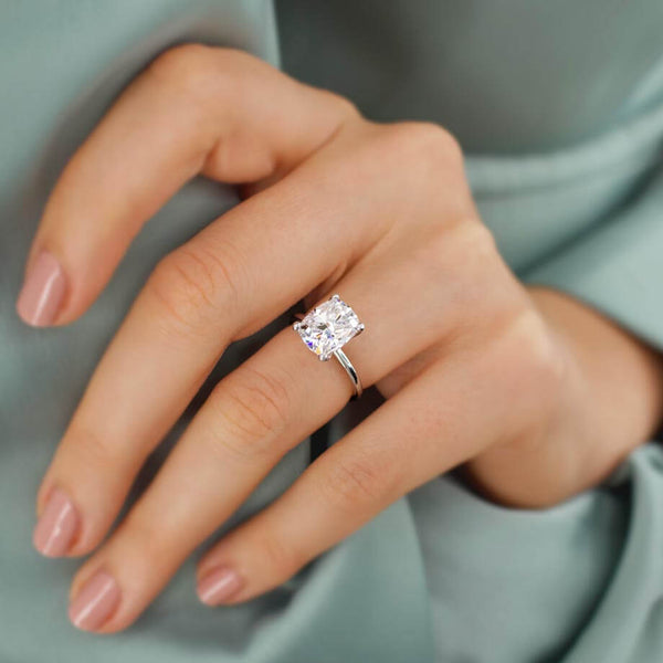 Your guide to choosing a Moissanite Engagement Ring